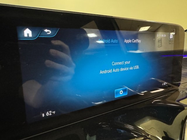 Vehicle image 18 of 28