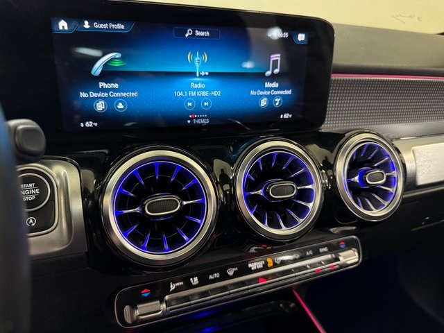 Vehicle image 17 of 28