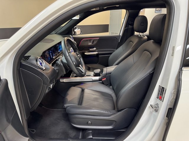 Vehicle image 11 of 28