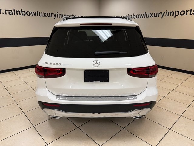 Vehicle image 5 of 28