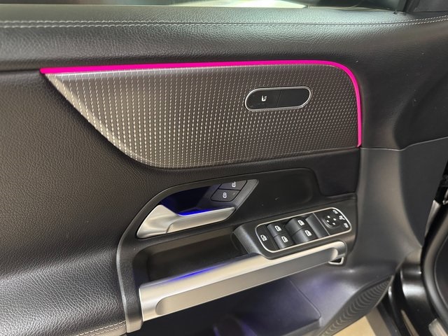 Vehicle image 7 of 28