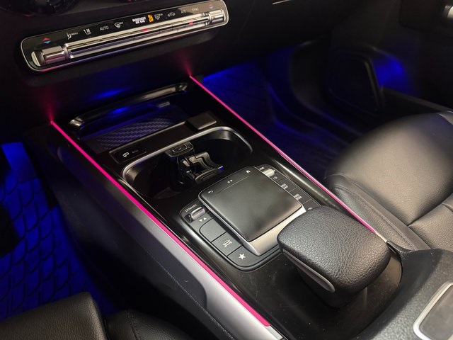 Vehicle image 17 of 28