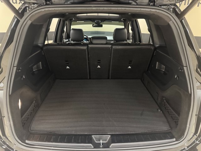 Vehicle image 22 of 28