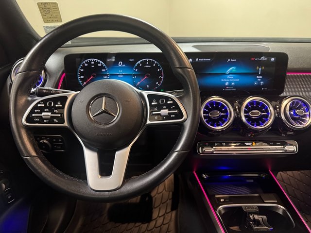 Vehicle image 9 of 28