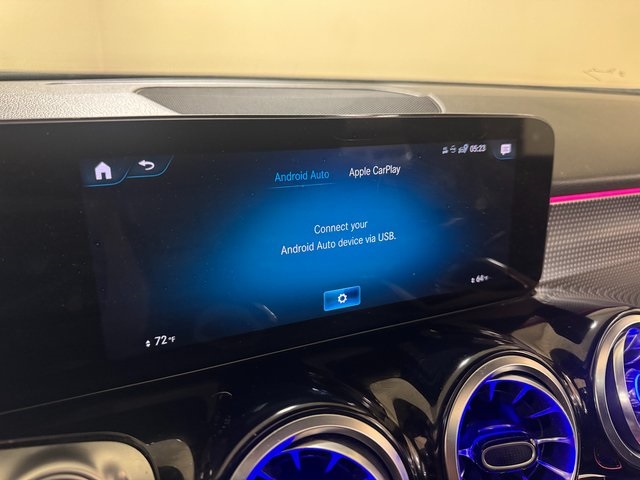Vehicle image 14 of 28