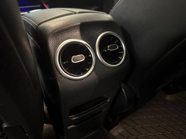 Vehicle image 21 of 28