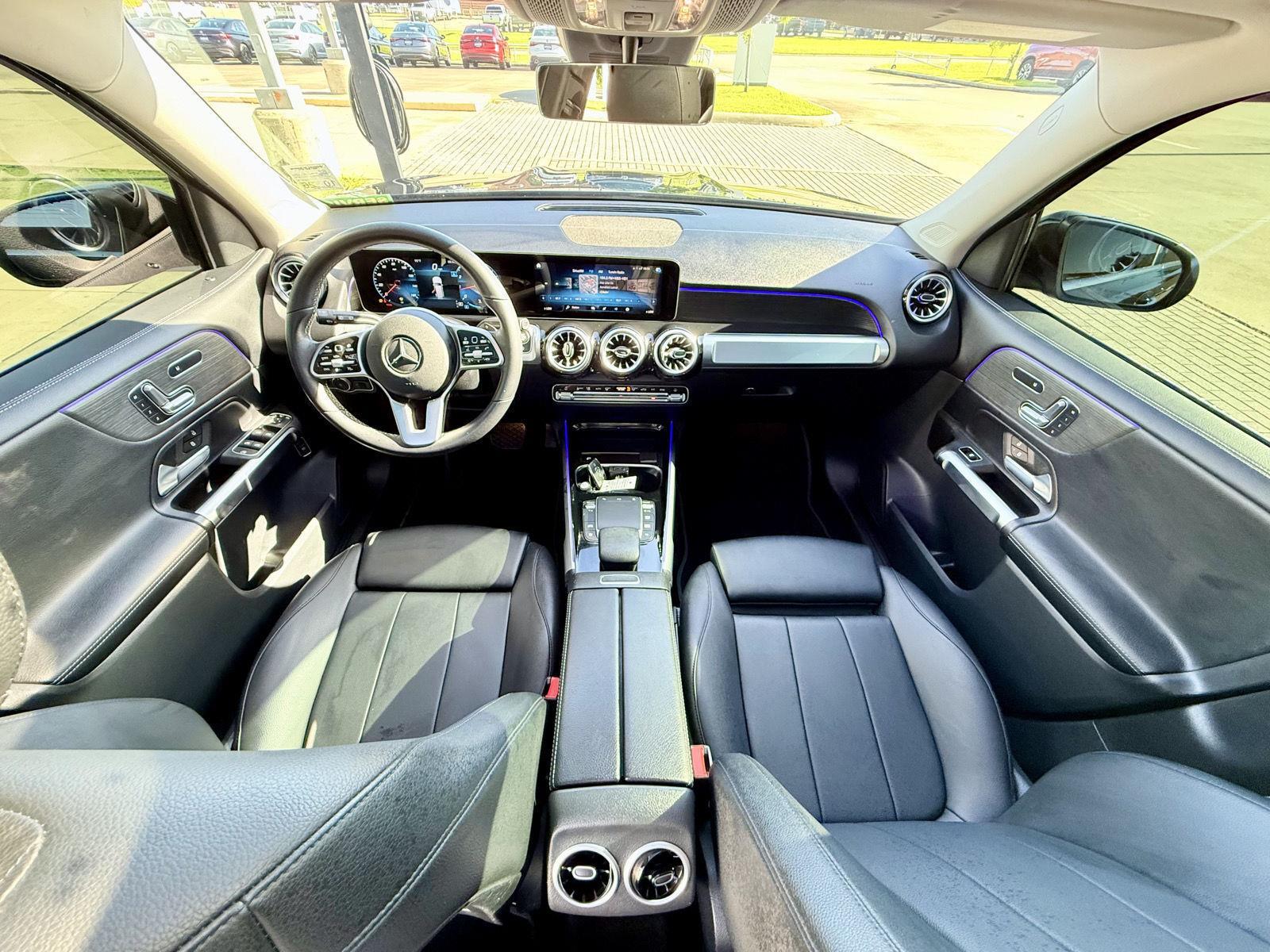 Vehicle image 11 of 16