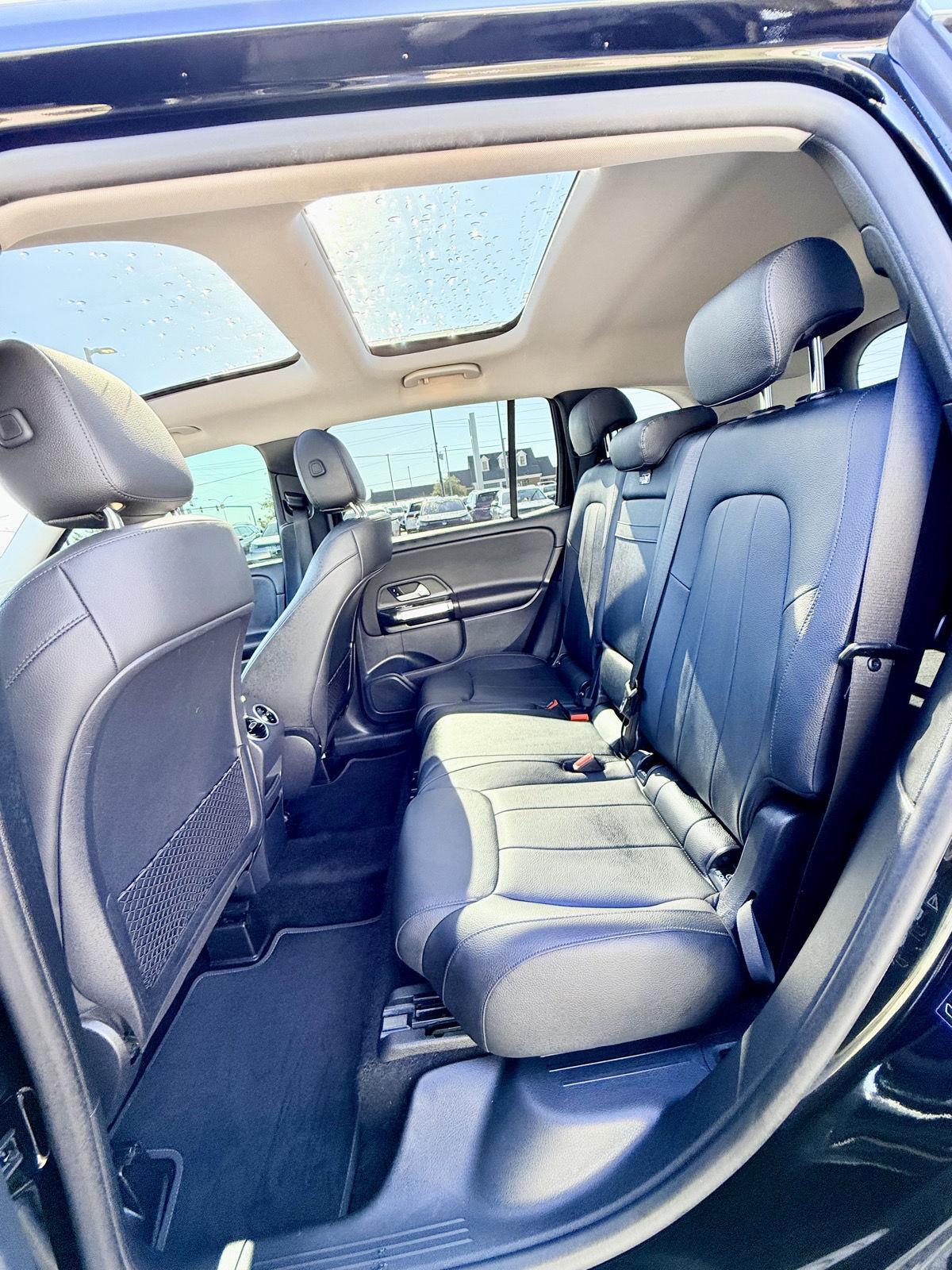 Vehicle image 10 of 16
