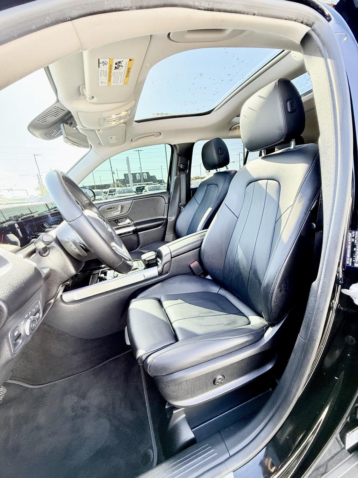 Vehicle image 16 of 16