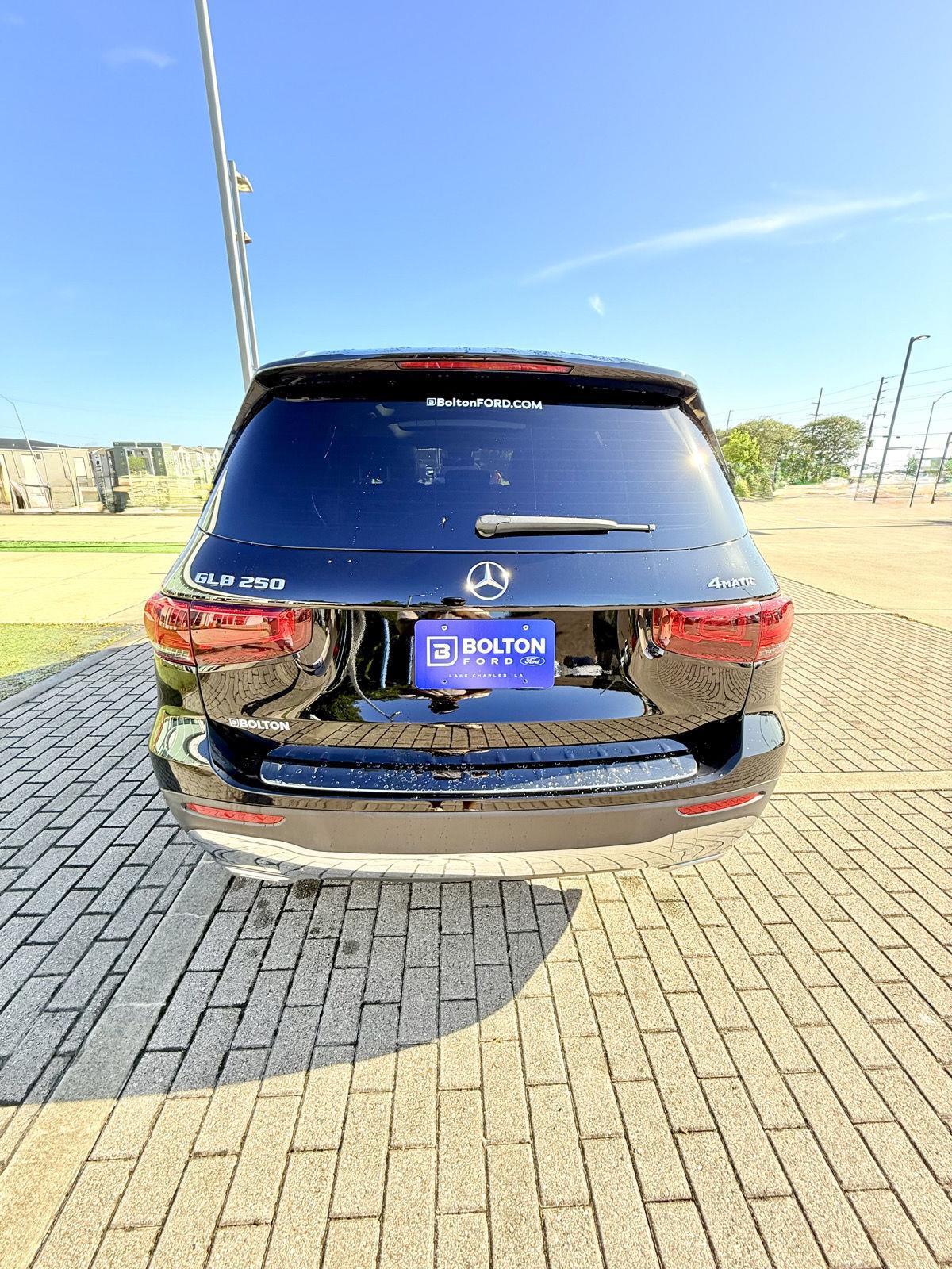 Vehicle image 9 of 16