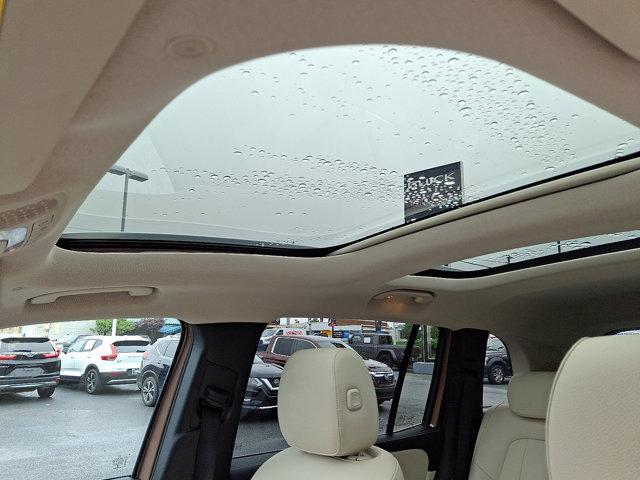 Vehicle image 15 of 31