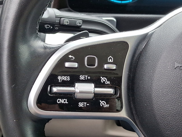 Vehicle image 22 of 31
