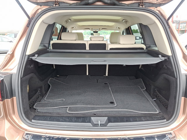 Vehicle image 10 of 31