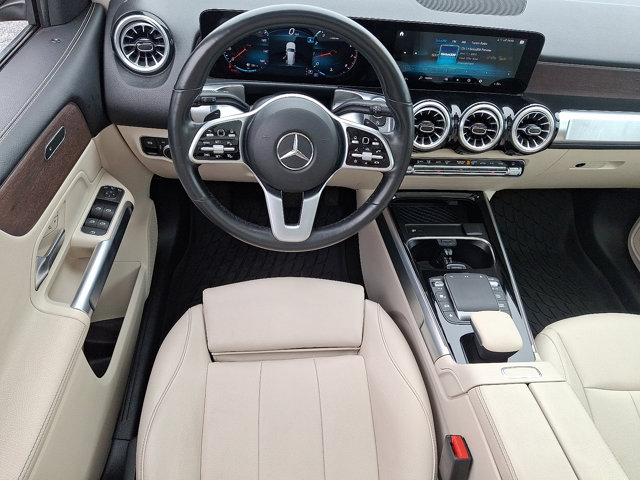 Vehicle image 14 of 31