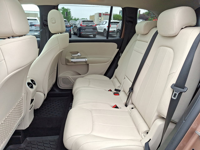 Vehicle image 12 of 31