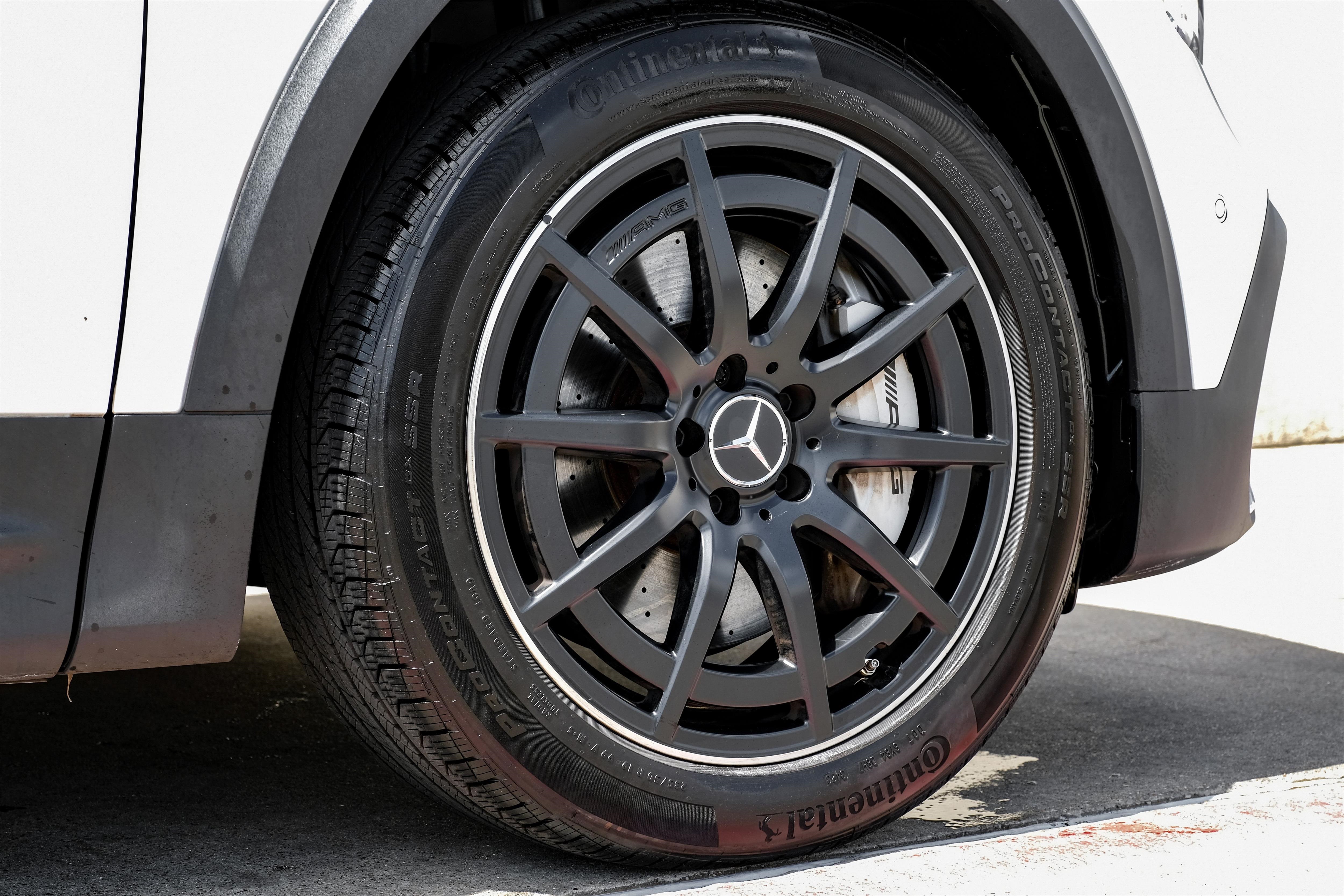Vehicle image 11 of 48