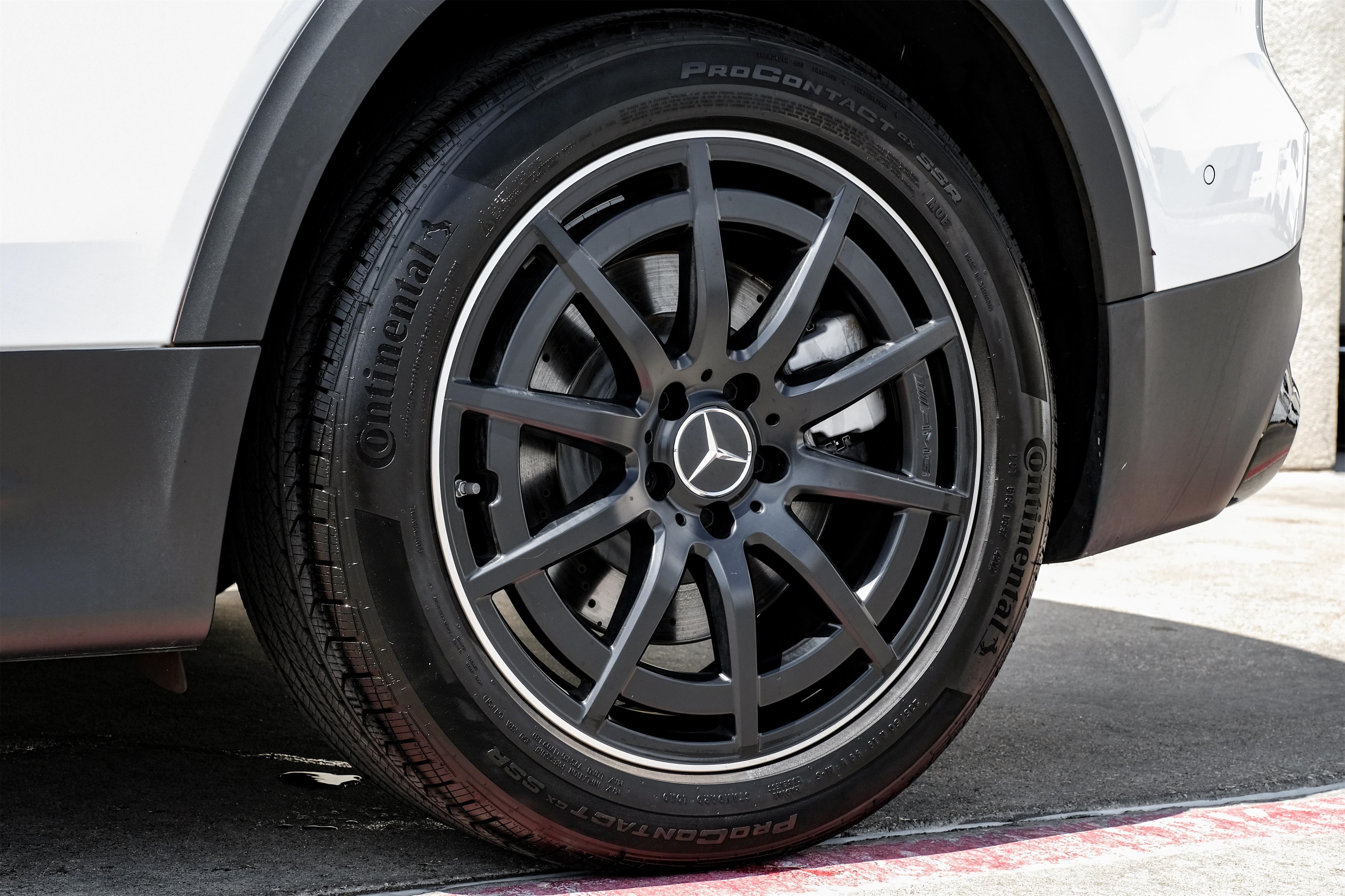 Vehicle image 10 of 48