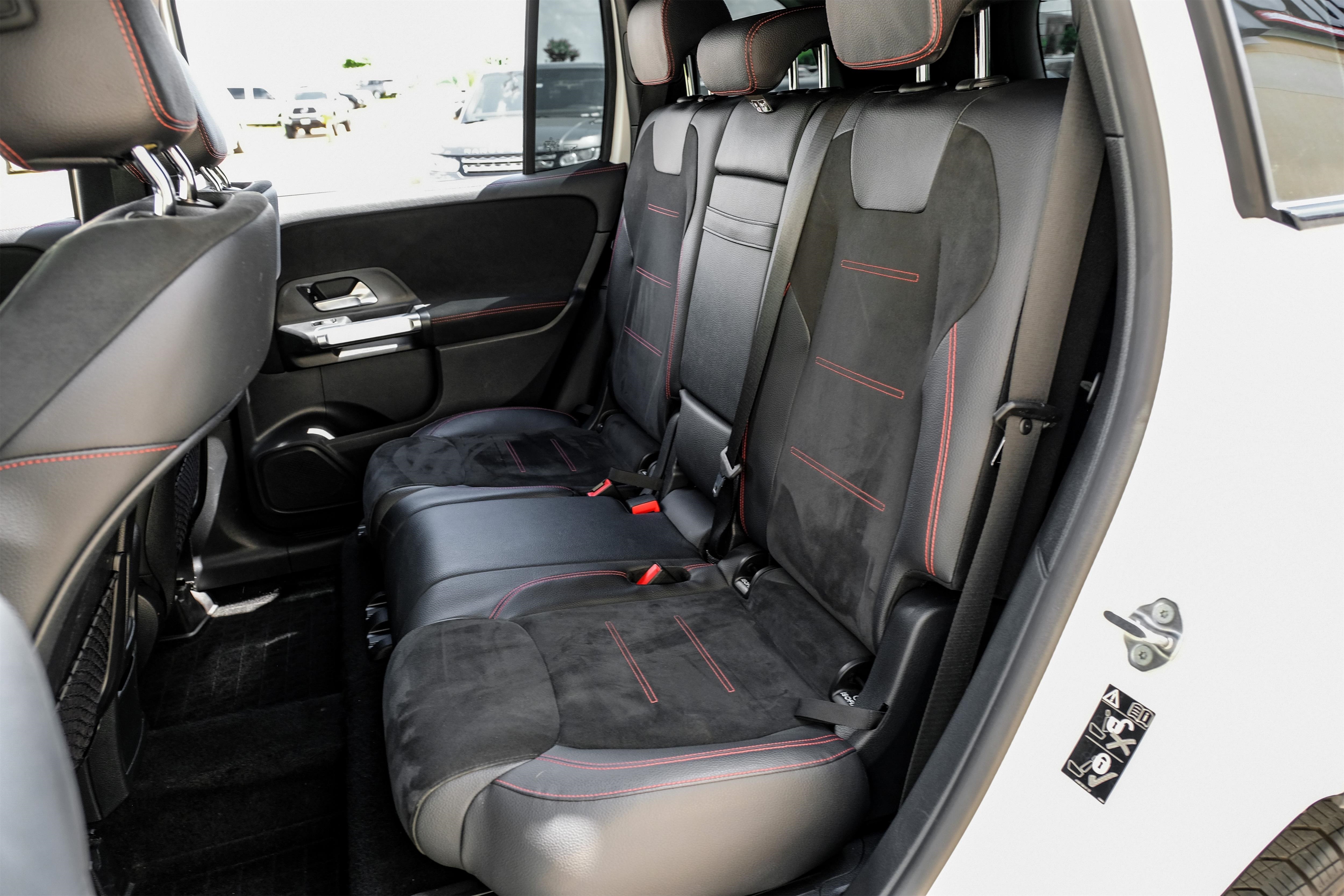 Vehicle image 18 of 48