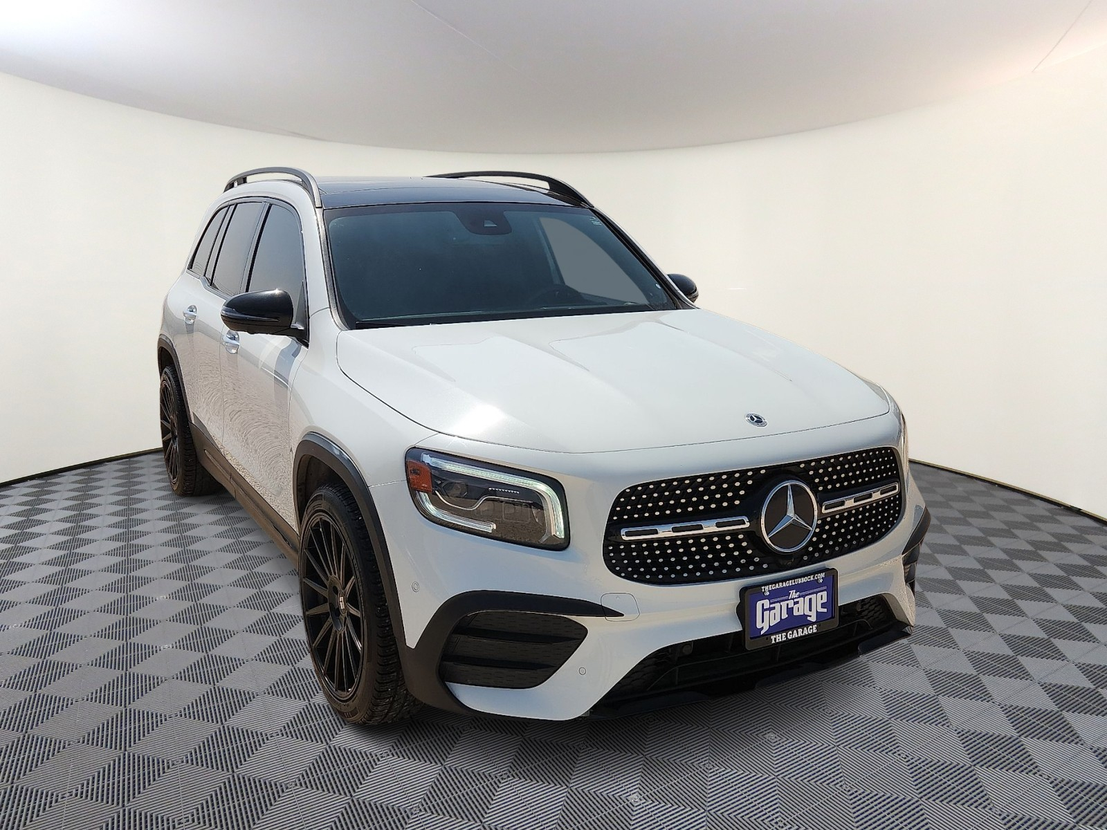 Vehicle image 2 of 20