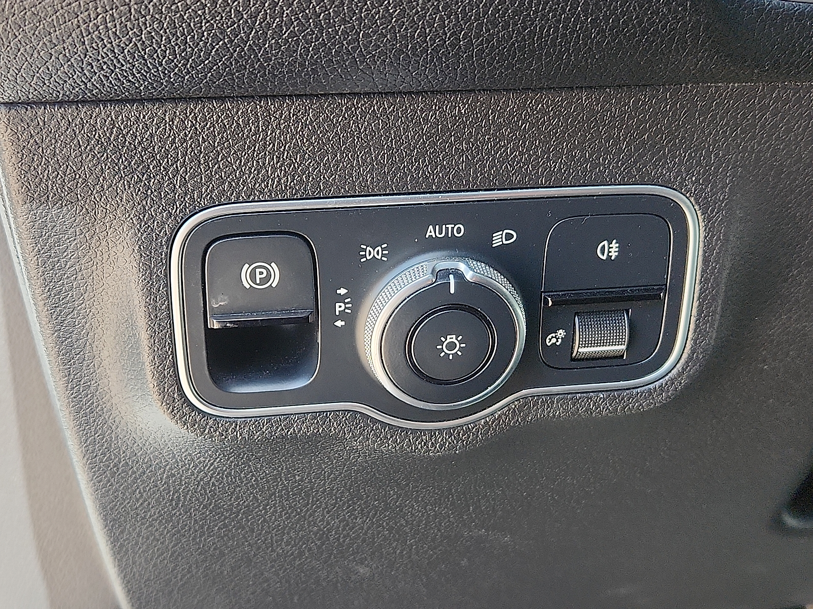 Vehicle image 14 of 20