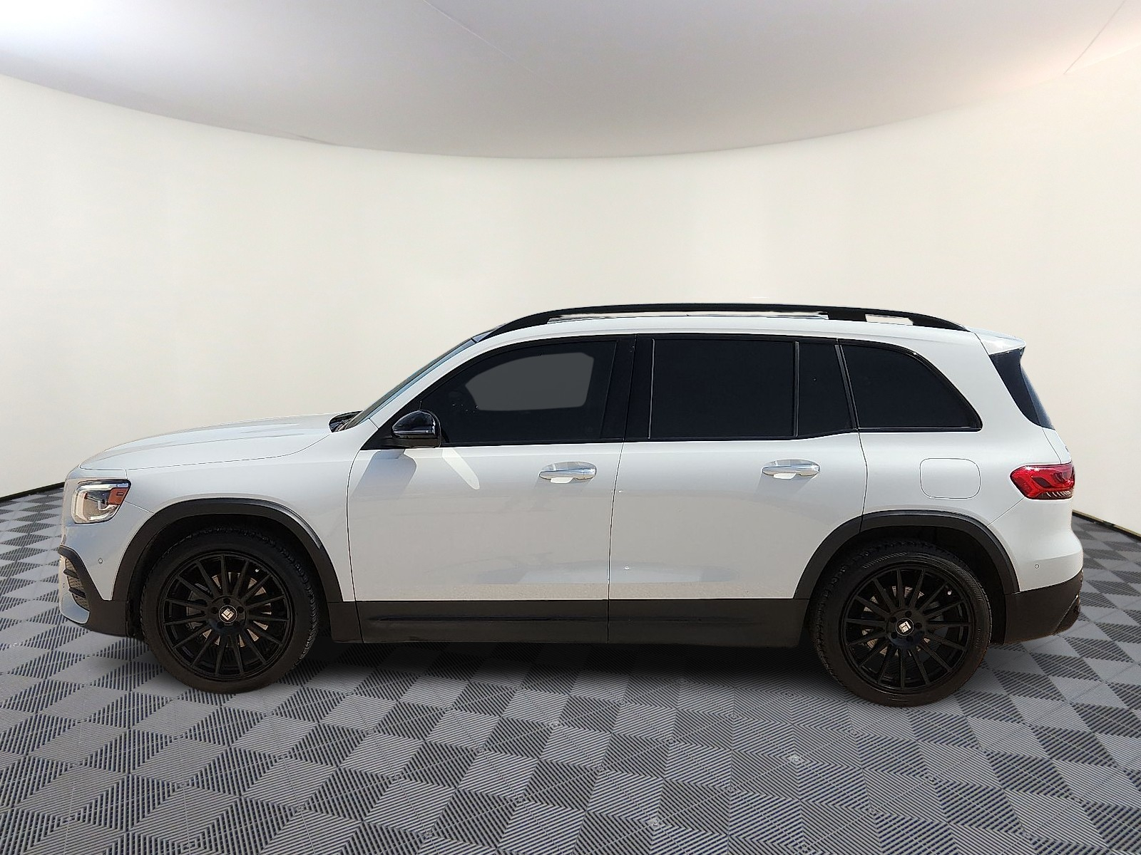 Vehicle image 6 of 20