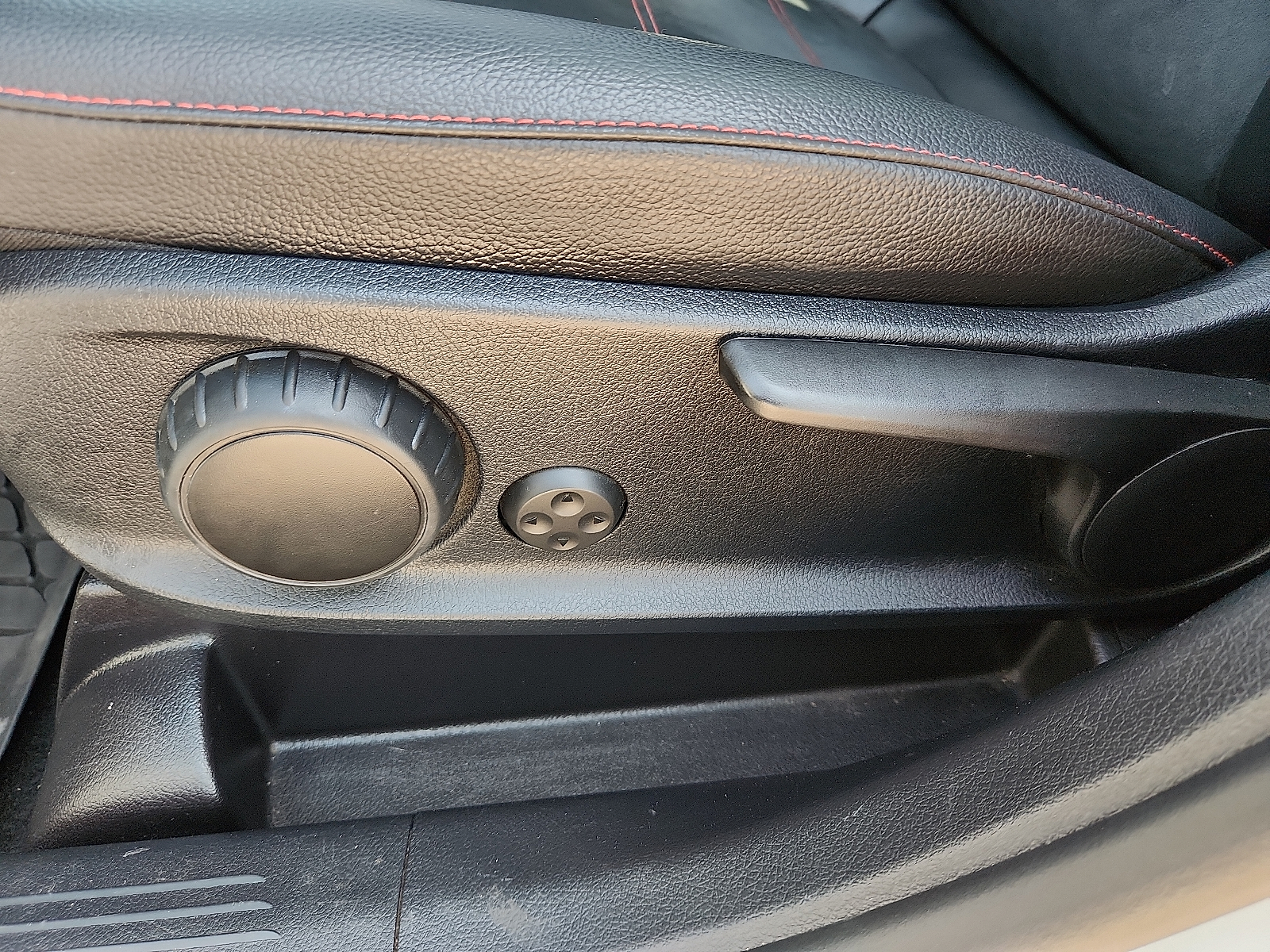 Vehicle image 13 of 20