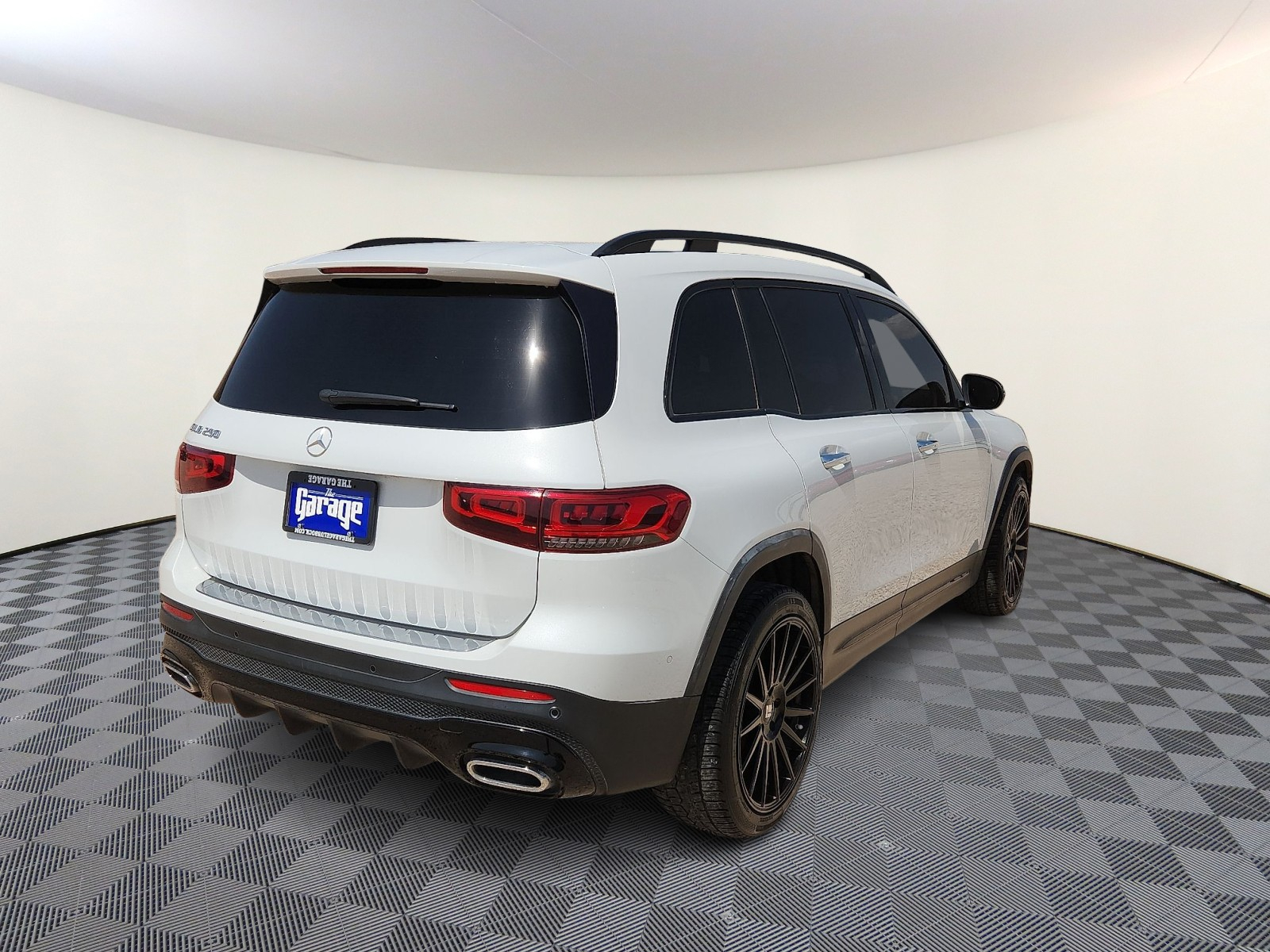 Vehicle image 4 of 20