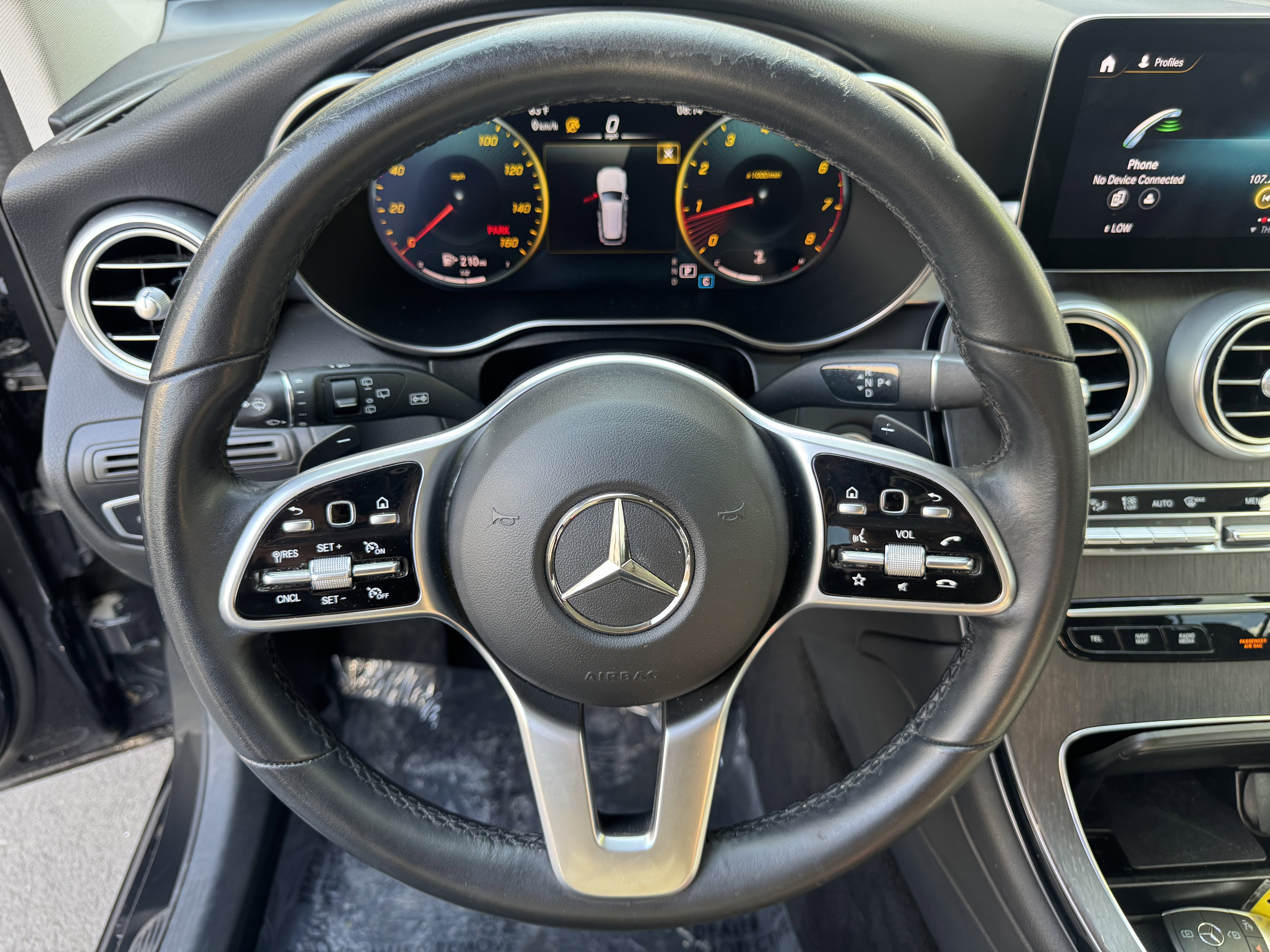 Vehicle image 25 of 32
