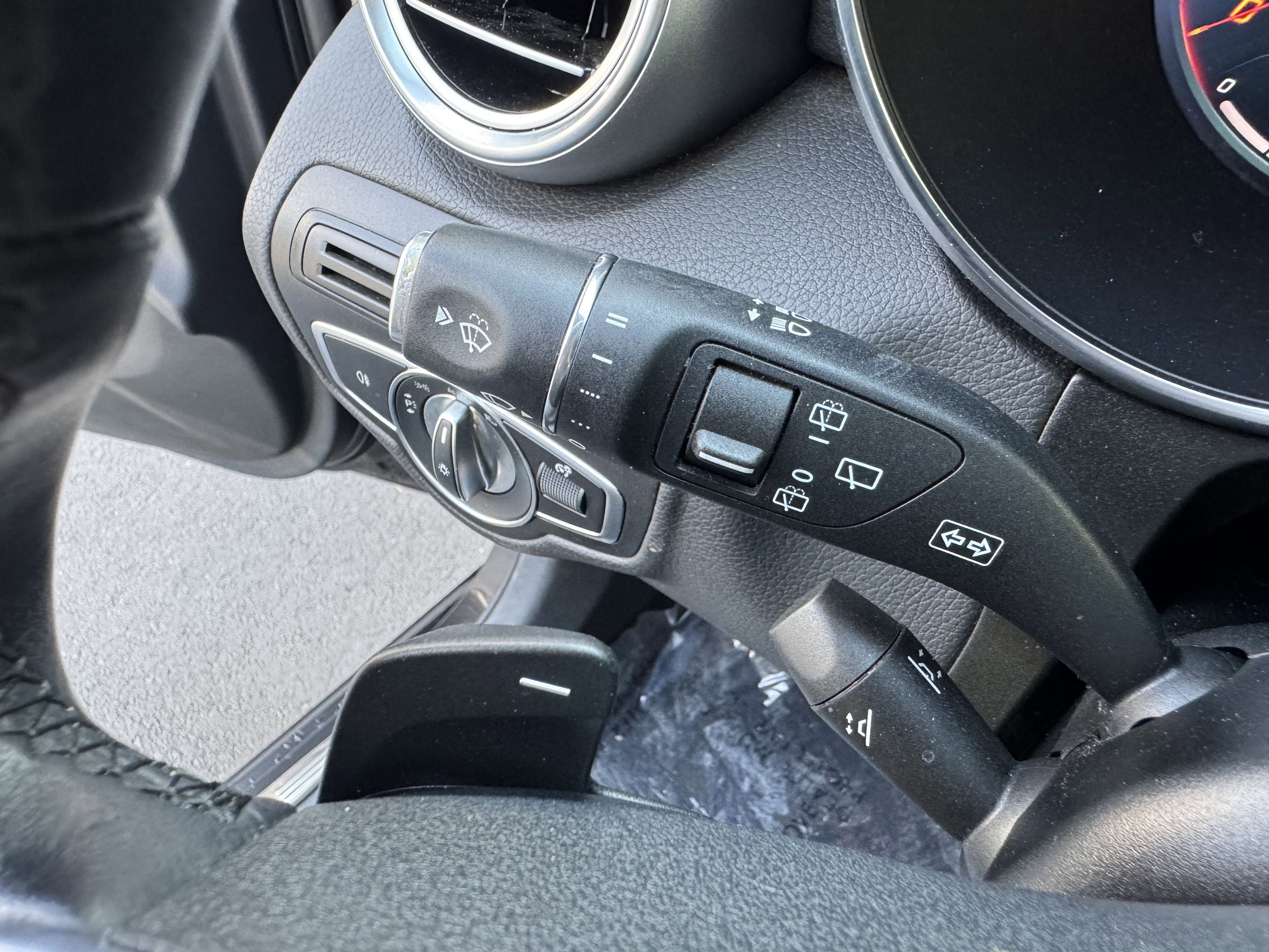 Vehicle image 20 of 32