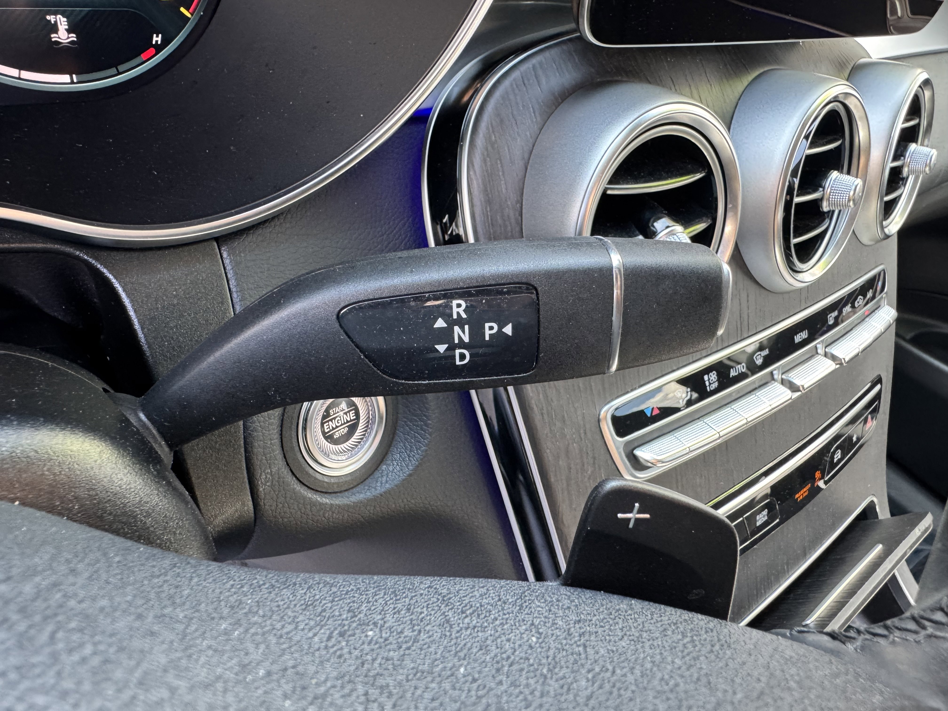 Vehicle image 16 of 32