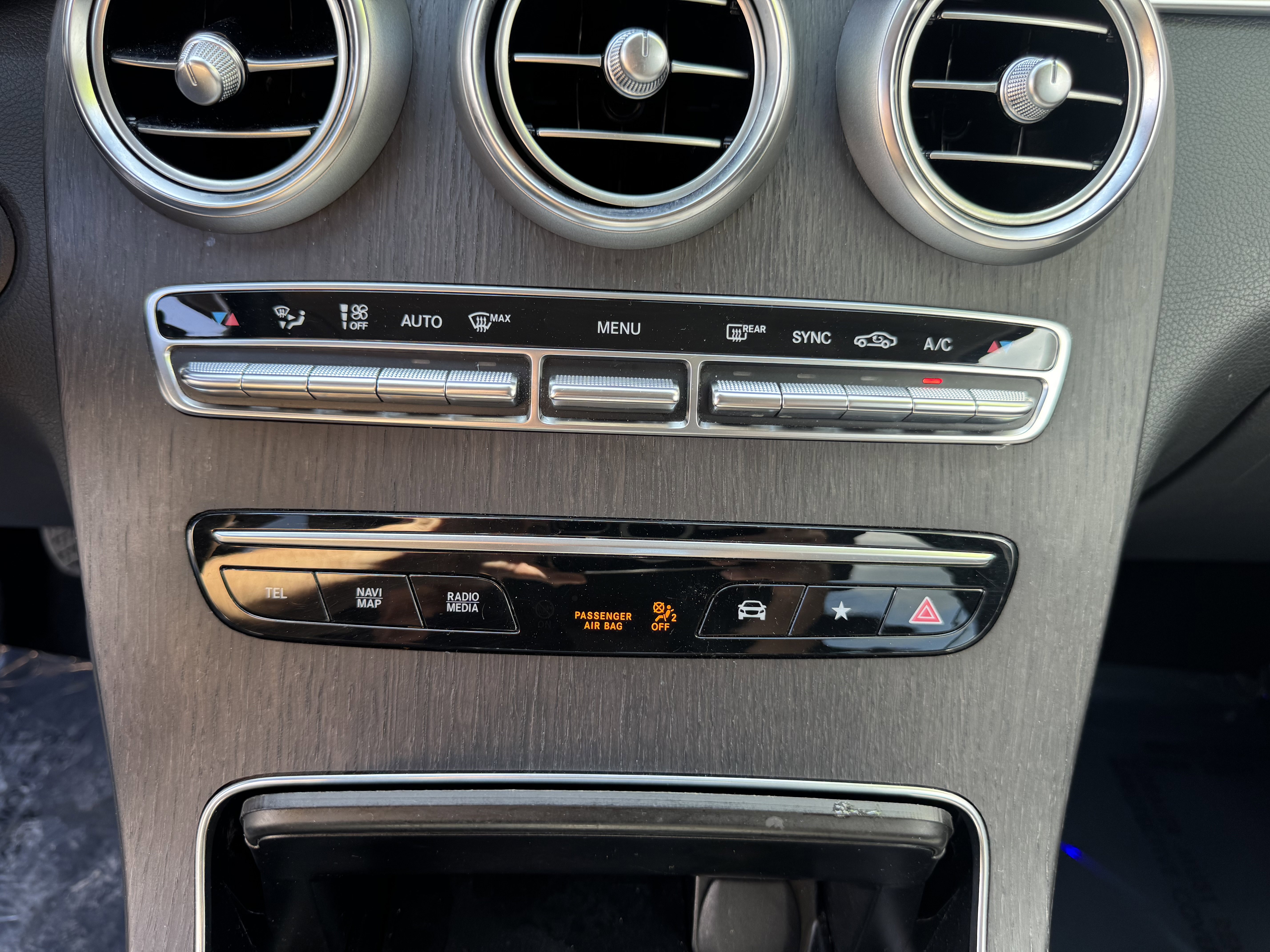 Vehicle image 19 of 32