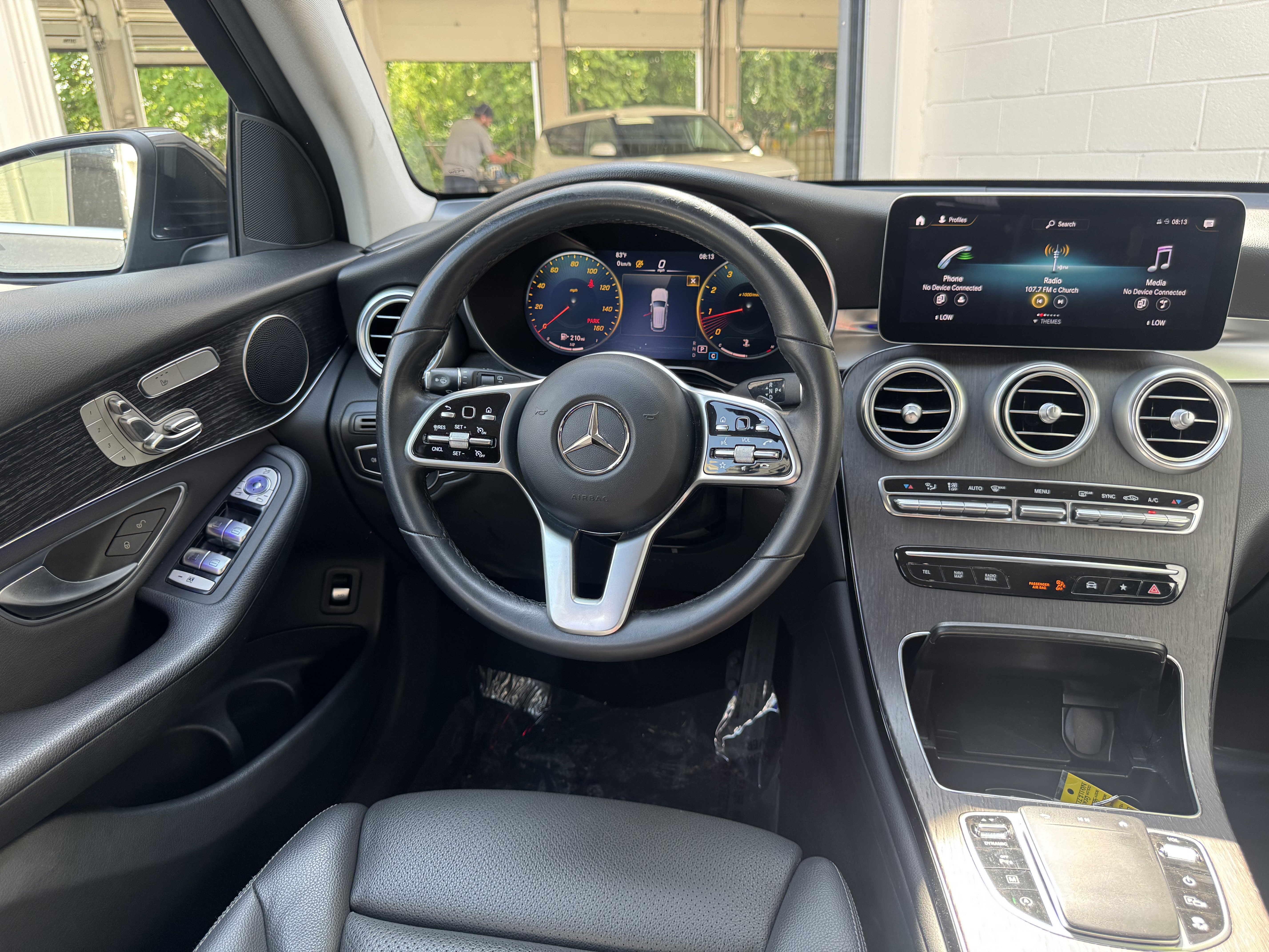 Vehicle image 11 of 32