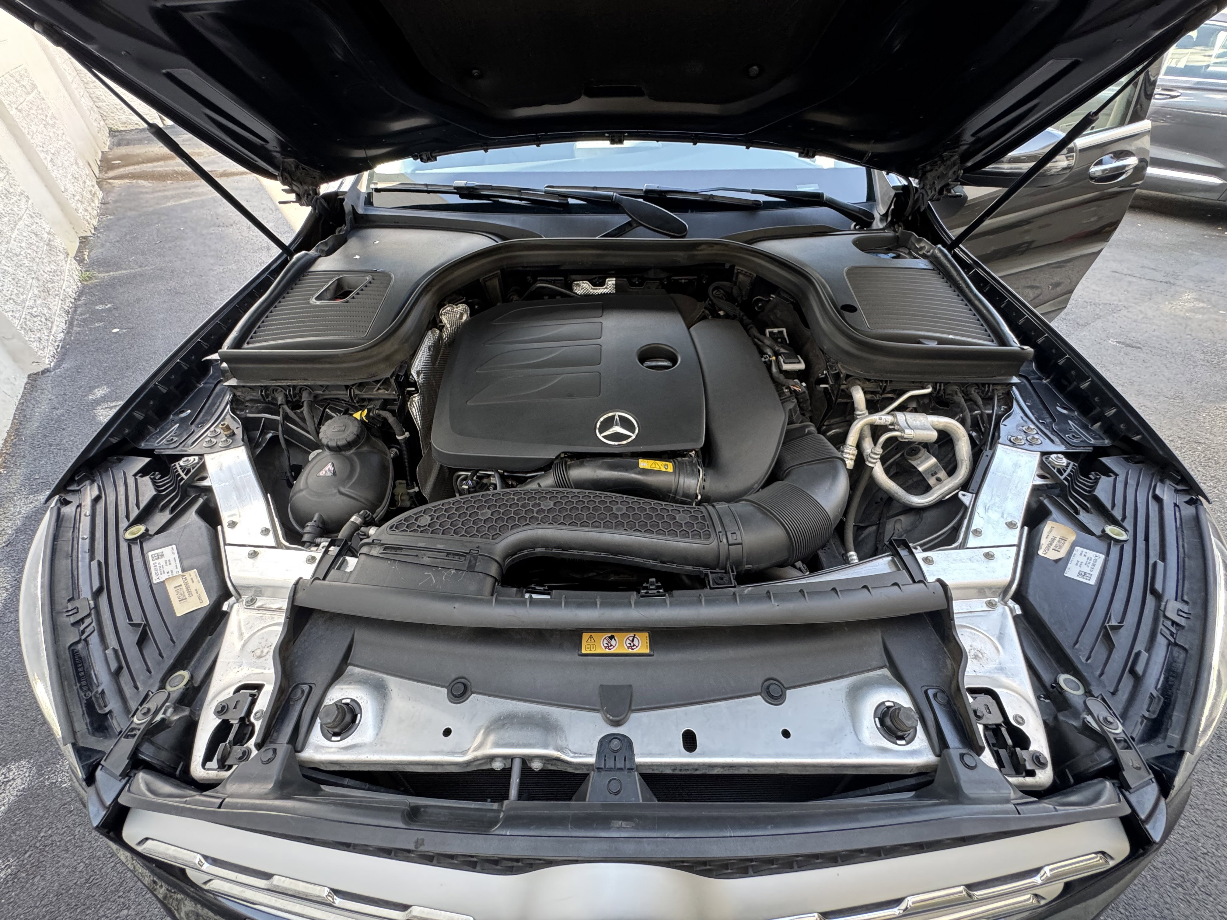 Vehicle image 5 of 32