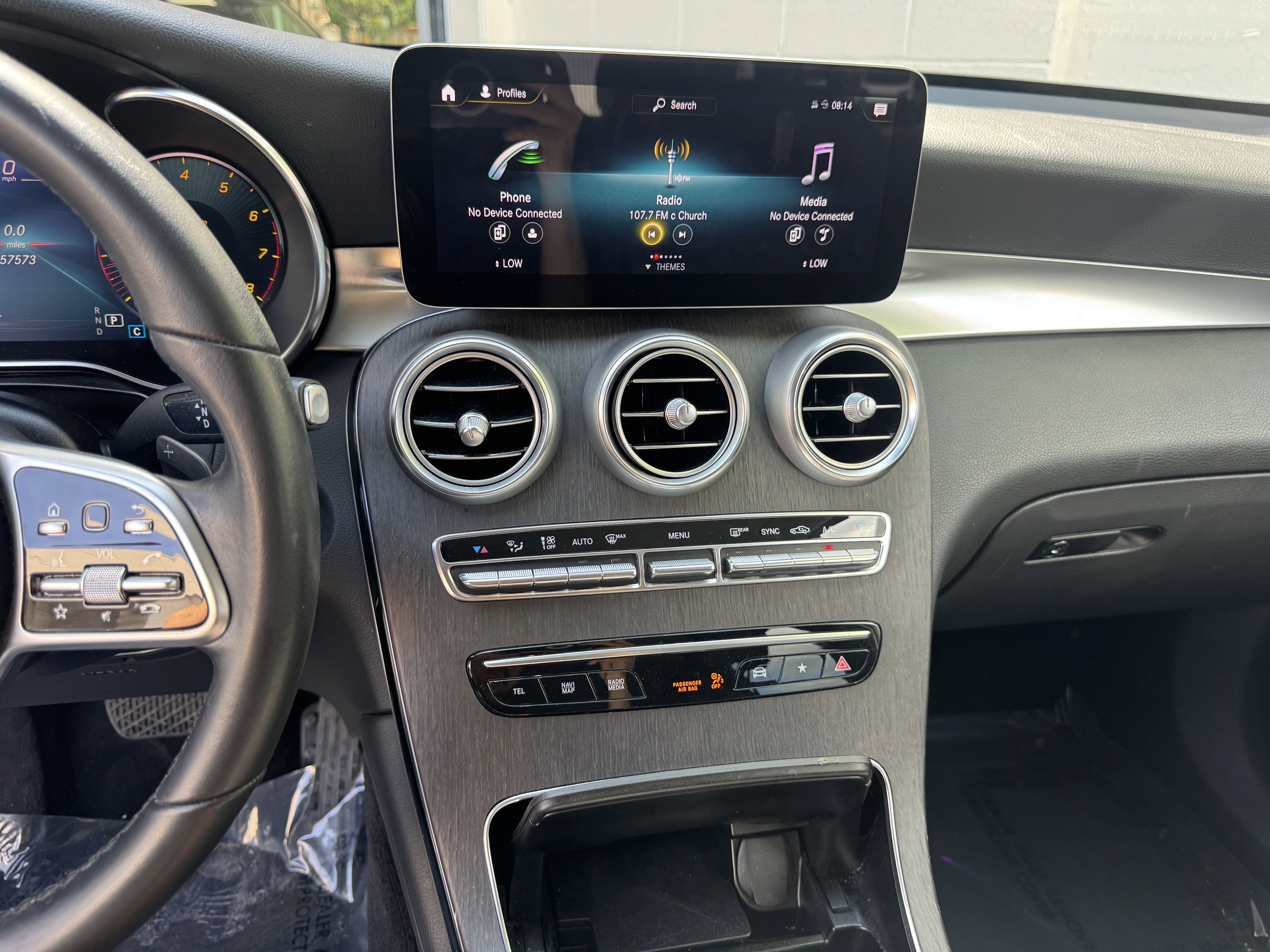 Vehicle image 26 of 32