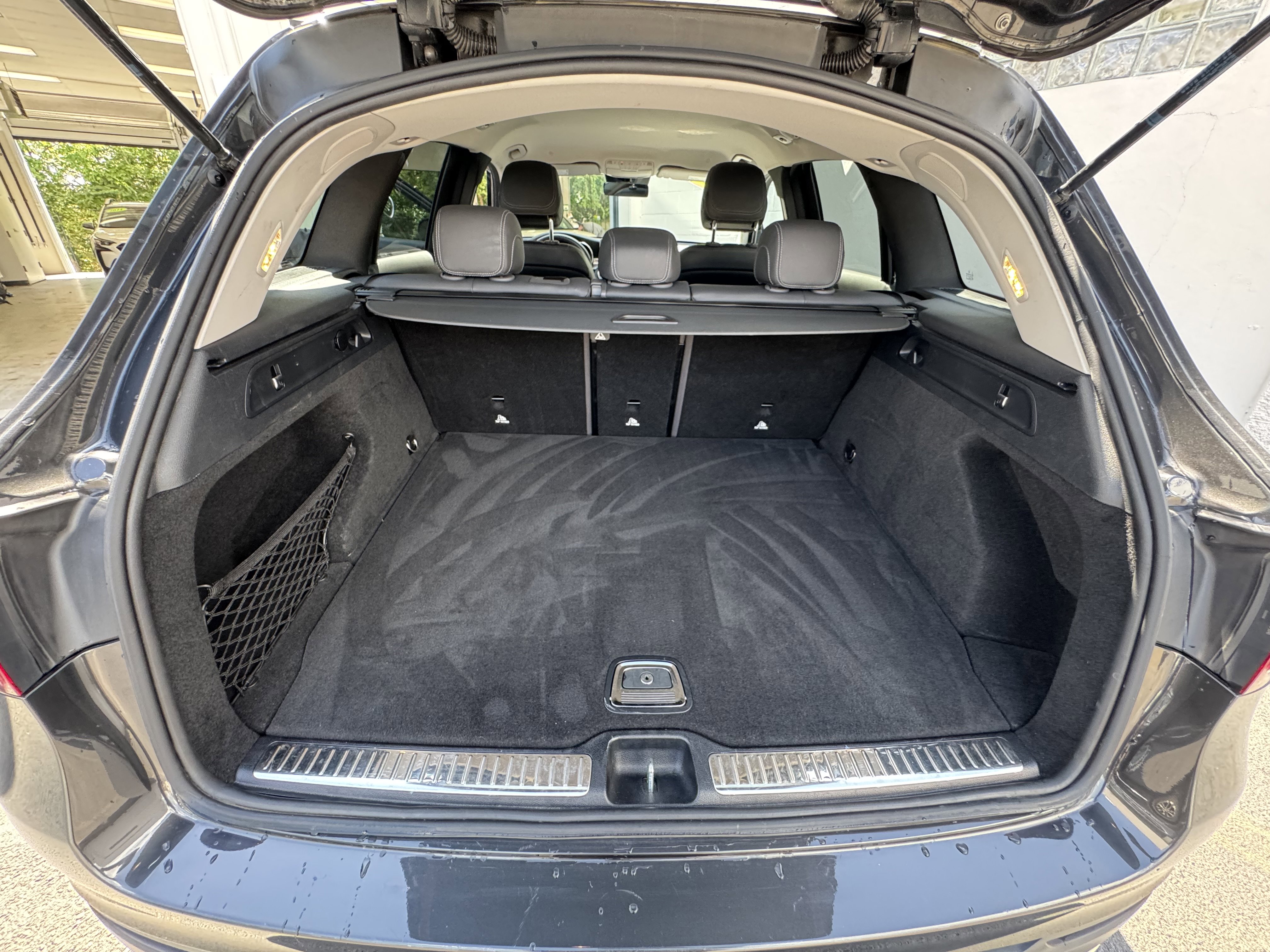 Vehicle image 6 of 32