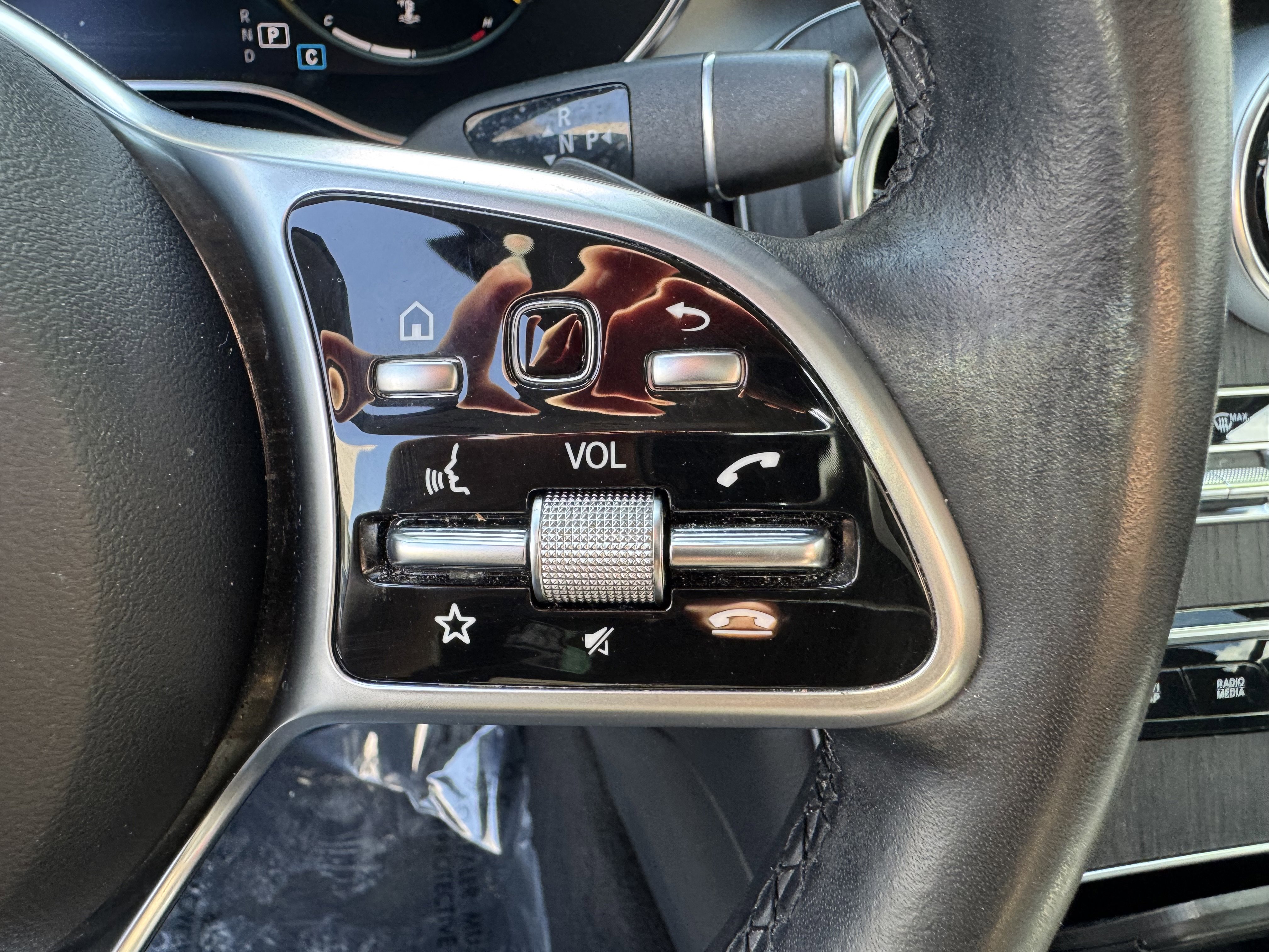 Vehicle image 29 of 32