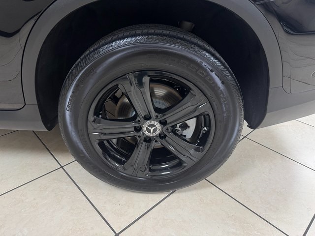Vehicle image 25 of 29