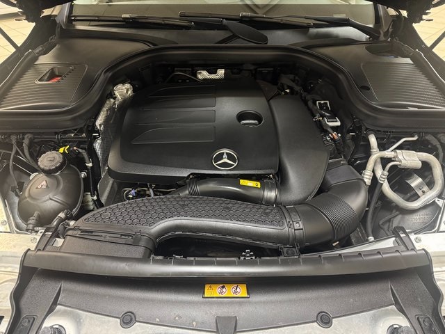 Vehicle image 27 of 29