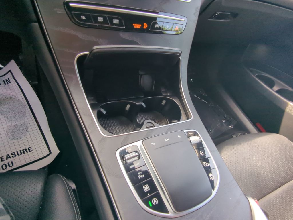 Vehicle image 13 of 25