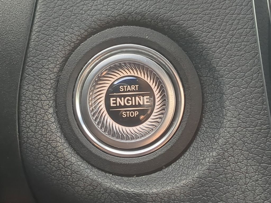 Vehicle image 20 of 25
