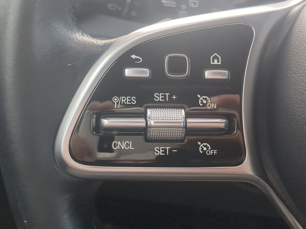 Vehicle image 17 of 25