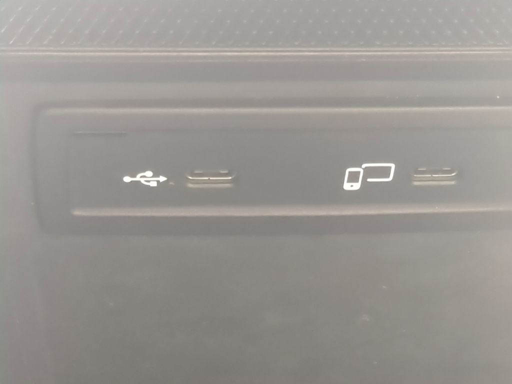 Vehicle image 14 of 25