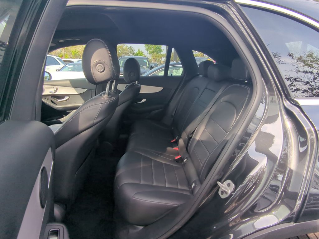 Vehicle image 10 of 25