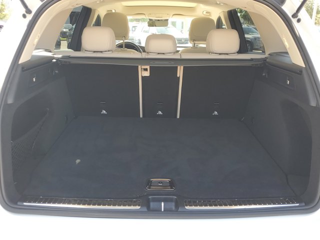 Vehicle image 8 of 31