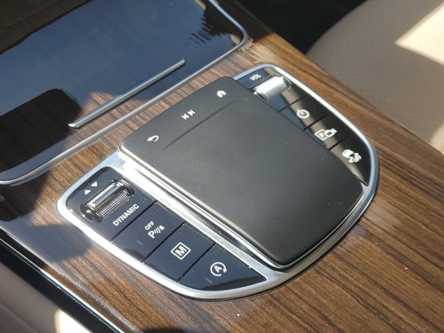 Vehicle image 28 of 31
