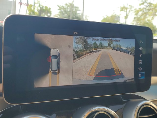 Vehicle image 25 of 31