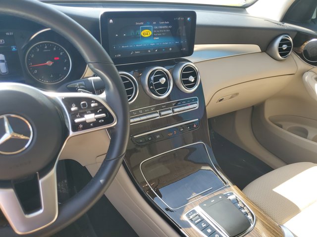 Vehicle image 23 of 31