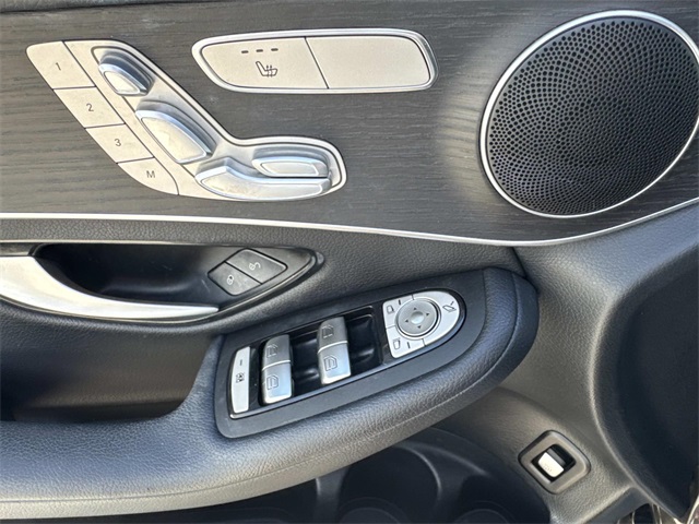 Vehicle image 19 of 20