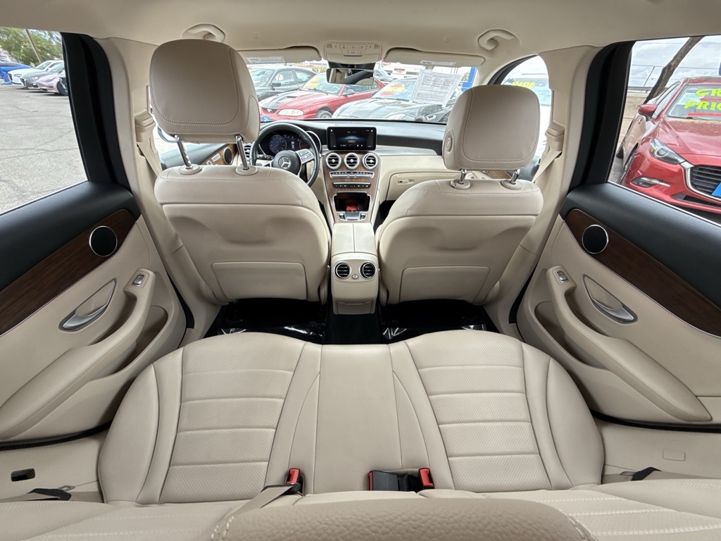 Vehicle image 18 of 27