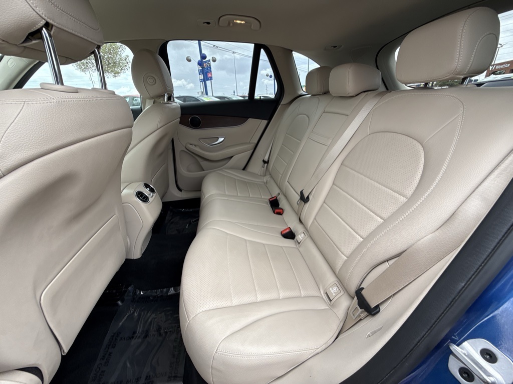 Vehicle image 12 of 27